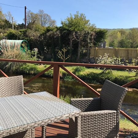 Pet Friendly Riverside Static Caravan Чеддар Екстер'єр фото